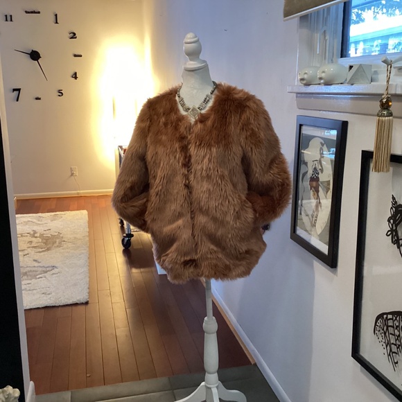 NWT forever 21 faux fur jacket BRONZE. FLUFFY MEDIUM. - Picture 4 of 14